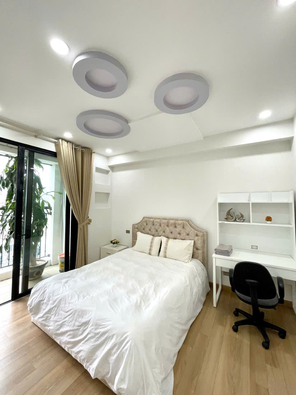 Cho thuê Homestay 4 Phòng Ngủ tại Times City